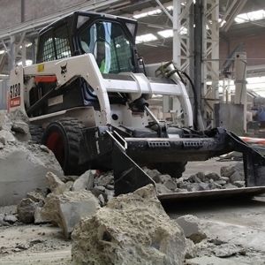 Аренда и услуги мини погрузчика Bobcat S130 Bobcat S130